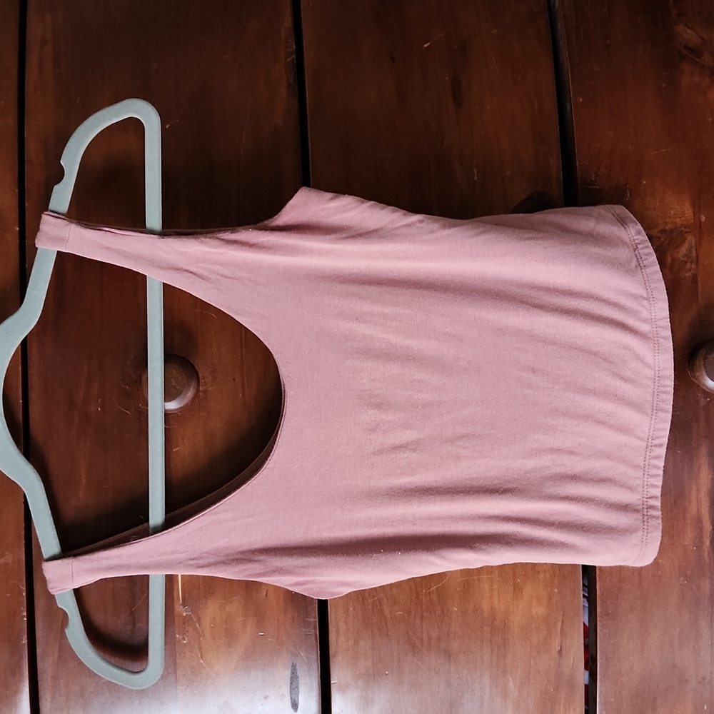 Copped Basic Tank - Picture 3 of 3